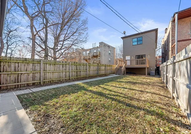 Homes for sale in Chicago, IL | 4223 S Wabash Ave, Chicago, IL 60653 | MLS# 12676917