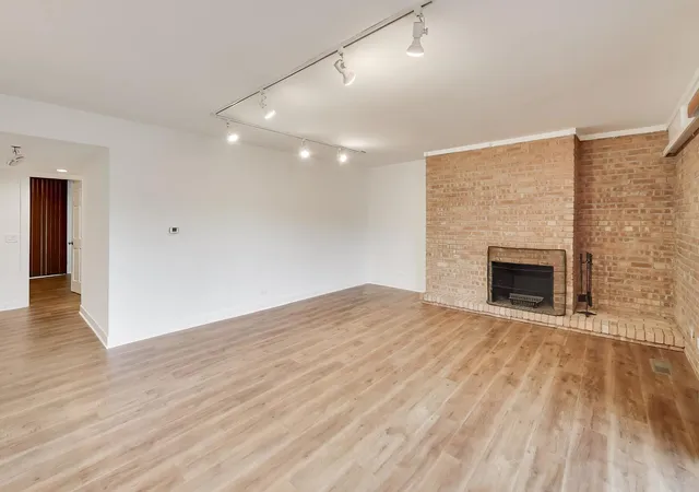 3rd image of 1615 Maple Ter, Lisle, IL 60532