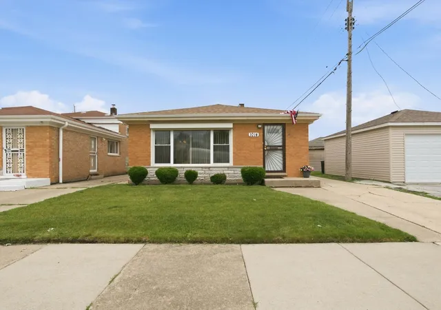 Homes for sale in Chicago, IL | 1014 W 109th Pl, Chicago, IL 60643 | MLS# 12676976