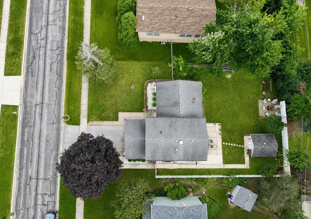 Single family home for sale at 450 Heather Ln, Carol Stream, IL 60188 | MLS# 12677003