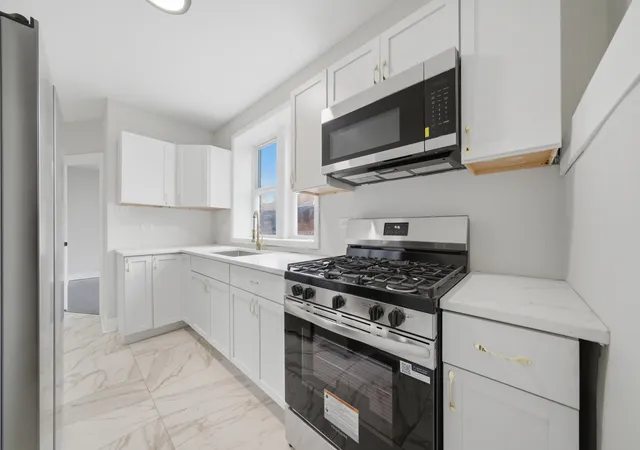 Homes for sale in Chicago, IL | 6623 S Vernon Ave, Chicago, IL 60637 | MLS# 12677038