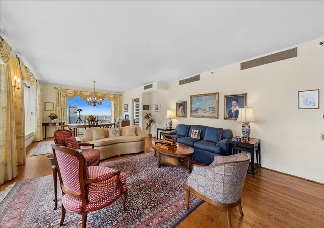 4th image of 161 E Chicago Ave #40DE, Chicago, IL 60611 | MLS# 12677042