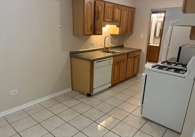Photo 3 of Condo for sale at 4616 Maple Ave #1A, Brookfield, IL 60513 | MLS# 12677062 | Listing updated on 2026-09-14