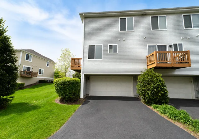 Homes for sale in Pingree Grove, IL | 1709 Windward Dr, Pingree Grove, IL 60140 | MLS# 12677066
