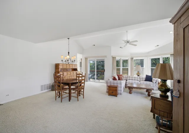 Homes for sale in Buffalo Grove, IL | 326 Satinwood Ct N, Buffalo Grove, IL 60089