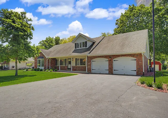 Homes for sale in Crete, IL | 24364 S Volbrecht Rd, Crete, IL 60417 | MLS# 12677090