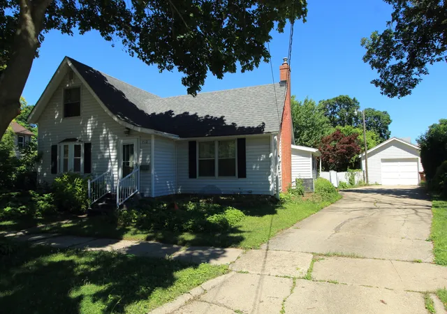 Homes for sale in Belvidere, IL | 712 E Hurlbut Ave, Belvidere, IL 61008 | MLS# 12677113