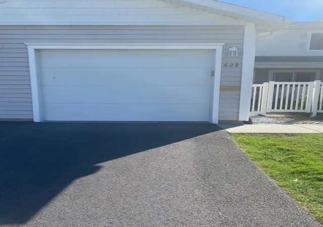 Homes for sale in Schaumburg, IL | 629 Breakers Pt #0, Schaumburg, IL 60194 | MLS# 12677134