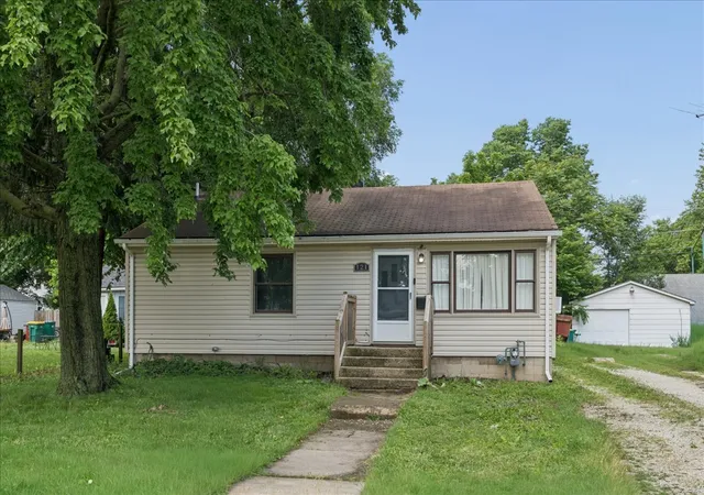 1st image of 121 Davison St, Joliet, IL 60433 | MLS# 12677137