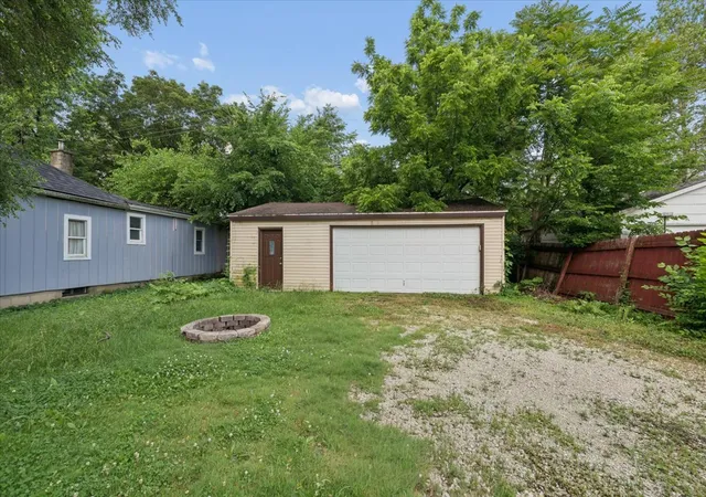 14th image of 121 Davison St, Joliet, IL 60433 | MLS# 12677137