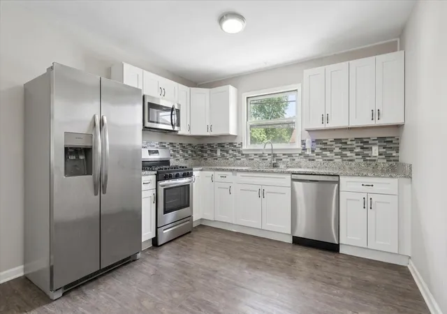 4th image of 121 Davison St, Joliet, IL 60433 | MLS# 12677137
