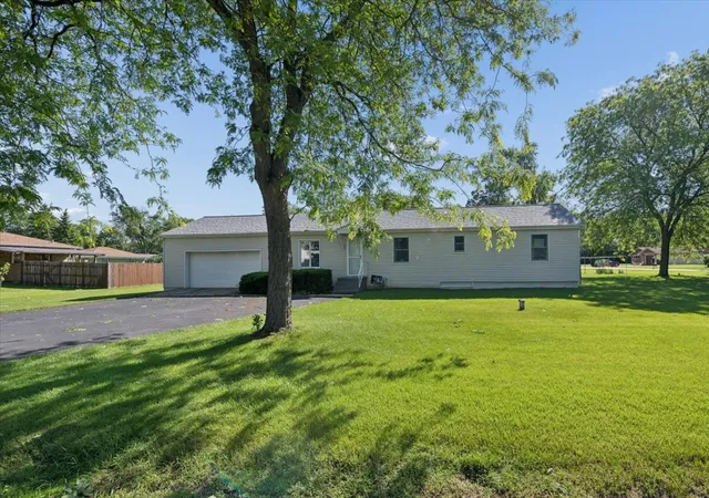 Homes for sale in Joliet, IL | 2504 Commonwealth Ave, Joliet, IL 60435 | MLS# 12677138