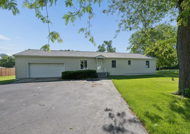 Homes for sale in Joliet, IL | 2504 Commonwealth Ave, Joliet, IL 60435 | MLS# 12677138