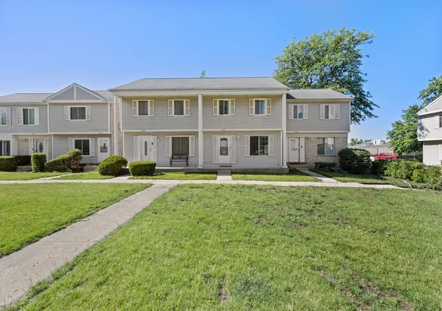 Homes for sale in Bolingbrook, IL | 422 Gainsborough Ct #422, Bolingbrook, IL 60440 | MLS# 12677154