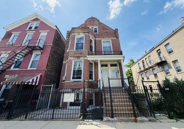 Homes for sale in Chicago, IL | 939 W 32nd St, Chicago, IL 60608 | MLS# 12677155