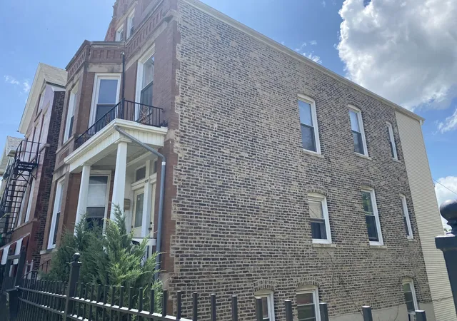 Homes for sale in Chicago, IL | 939 W 32nd St, Chicago, IL 60608 | MLS# 12677155