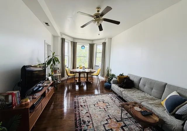 Homes for sale in Chicago, IL | 939 W 32Nd St, Chicago, IL 60608 | MLS# 12677155
