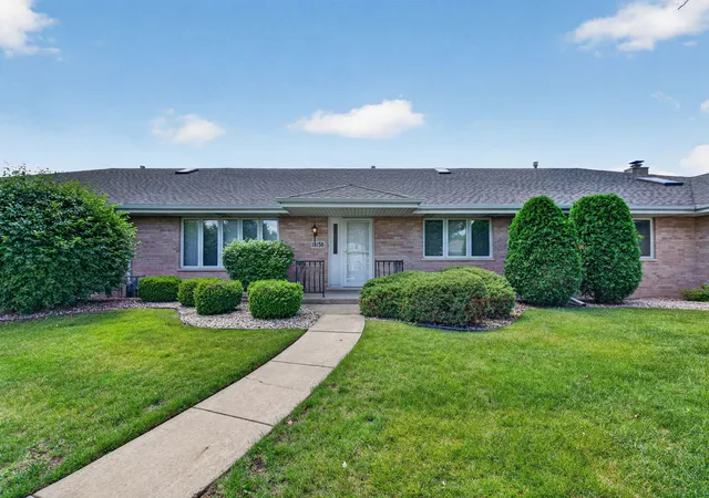 Homes for sale in Orland Park, IL | 18158 Vermont Ct, Orland Park, IL 60467 | MLS# 12677158