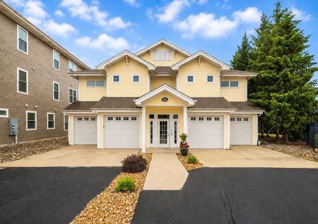 Homes for sale in Cedar Lake, IN | 13232 Lake Shore Dr #101, Cedar Lake, IN 46303 | MLS# 12677215