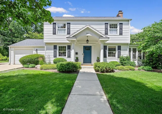 Homes for sale in Hinsdale, IL | 541 E Hickory St, Hinsdale, IL 60521 | MLS# 12677248