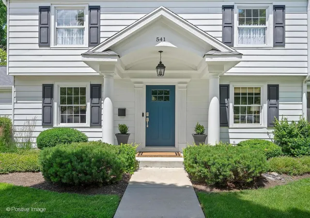 Homes for sale in Hinsdale, IL | 541 E Hickory St, Hinsdale, IL 60521 | MLS# 12677248
