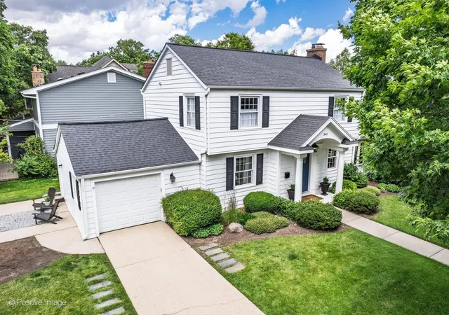 Homes for sale in Hinsdale, IL | 541 E Hickory St, Hinsdale, IL 60521 | MLS# 12677248
