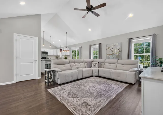 4th image of 800 E Short Dr, Coal City, IL 60416 | MLS# 12677249