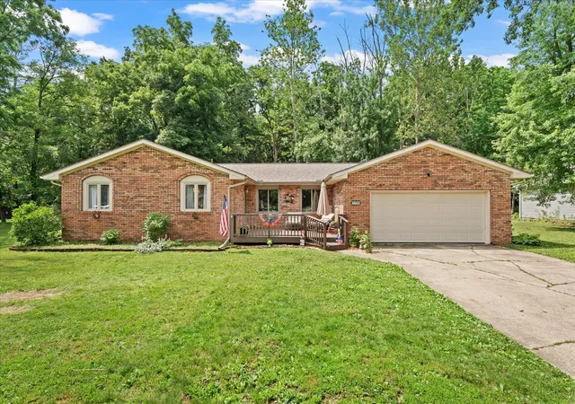 Homes for sale in Mahomet, IL | 1617 Lake Shore Dr, Mahomet, IL 61853 | MLS# 12677265
