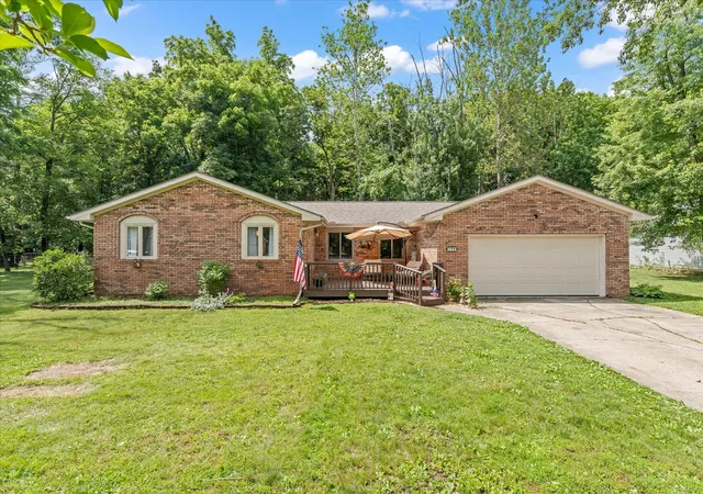 Photo 1 of Single family home for sale at 1617 Lake Shore Dr, Mahomet, IL 61853 | MLS# 12677265 | Listing updated on 2026-09-26