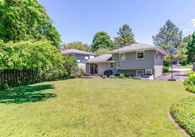 Homes for sale in Lake In The Hills, IL | 1407 Washington St, Lake In The Hills, IL 60156 | MLS# 12677350