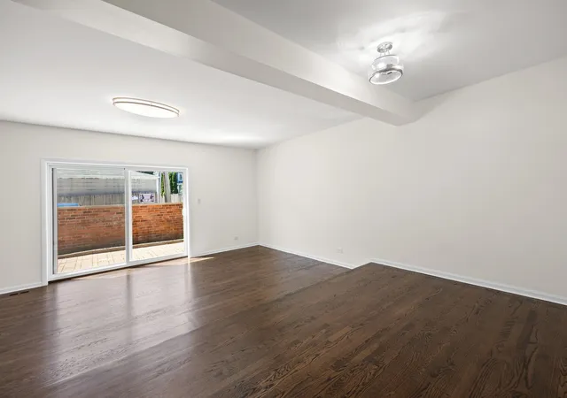 Homes for sale in Chicago, IL | 1615 W Greenleaf Ave #F, Chicago, IL 60626 | MLS# 12677369