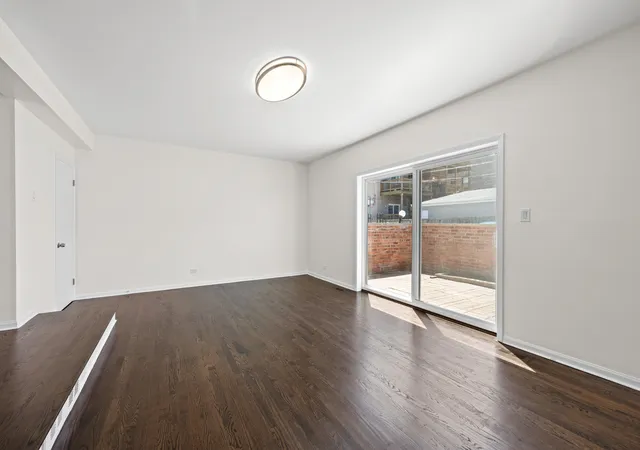 Homes for sale in Chicago, IL | 1615 W Greenleaf Ave #F, Chicago, IL 60626 | MLS# 12677369