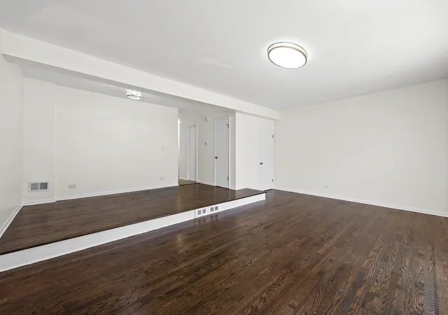Homes for sale in Chicago, IL | 1615 W Greenleaf Ave #F, Chicago, IL 60626 | MLS# 12677369