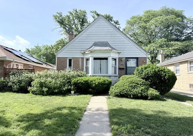 Homes for sale in Chicago, IL | 7607 W Hortense Ave, Chicago, IL 60631 | MLS# 12677380