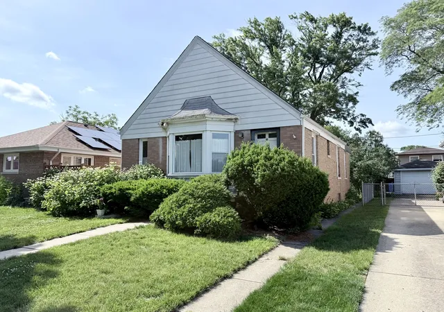 Homes for sale in Chicago, IL | 7607 W Hortense Ave, Chicago, IL 60631 | MLS# 12677380