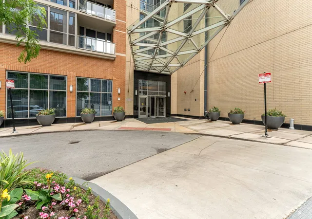 2nd image of 420 E Waterside Dr #1802, Chicago, IL 60601 | MLS# 12677455