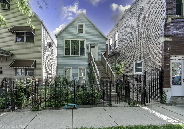 Homes for sale in Chicago, IL | 4548 S Justine St, Chicago, IL 60609 | MLS# 12677506