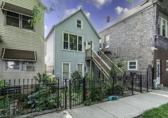 Homes for sale in Chicago, IL | 4548 S Justine St, Chicago, IL 60609 | MLS# 12677506