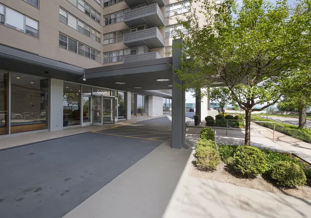 Homes for sale in Chicago, IL | 6301 N Sheridan Rd #12C, Chicago, IL 60660 | MLS# 12677528