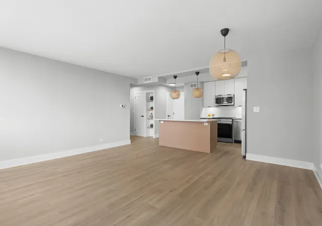 Homes for sale in Chicago, IL | 6301 N Sheridan Rd #12C, Chicago, IL 60660 | MLS# 12677528