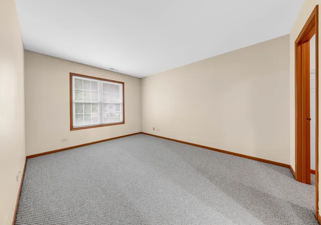 4th image of 265 Yorkshire Ct, Gurnee, IL 60031 | MLS# 12677564