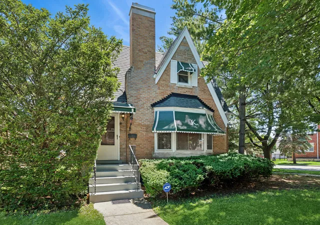 Homes for sale in Chicago, IL | 3301 N Newland Ave, Chicago, IL 60634 | MLS# 12677568