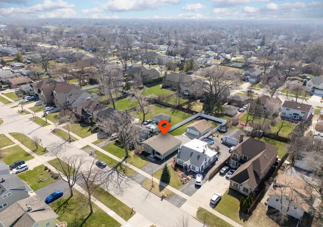 Homes for sale in Elmhurst, IL | 646 W Babcock Ave, Elmhurst, IL 60126 | MLS# 12677571