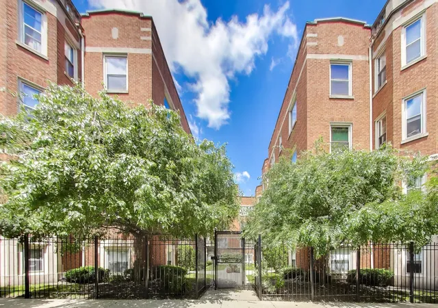 Homes for sale in Chicago, IL | 1624 W Columbia Ave #3N, Chicago, IL 60626 | MLS# 12677635