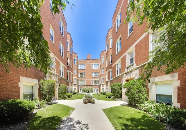 Homes for sale in Chicago, IL | 1624 W Columbia Ave #3N, Chicago, IL 60626 | MLS# 12677635