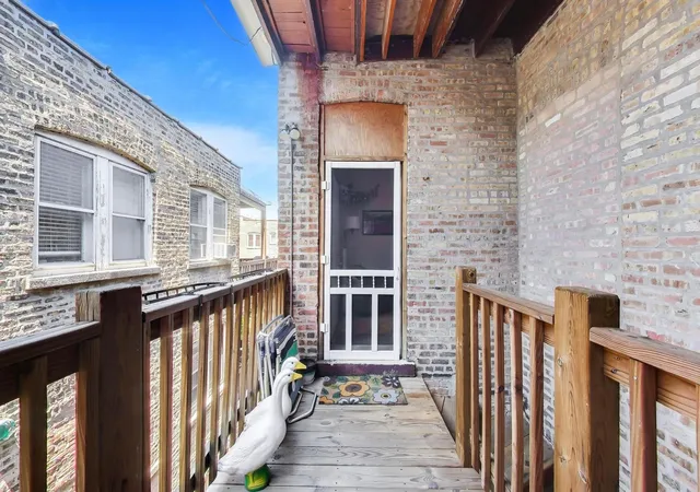 Homes for sale in Chicago, IL | 1624 W Columbia Avenue, Chicago, IL 60626 | Houzeo