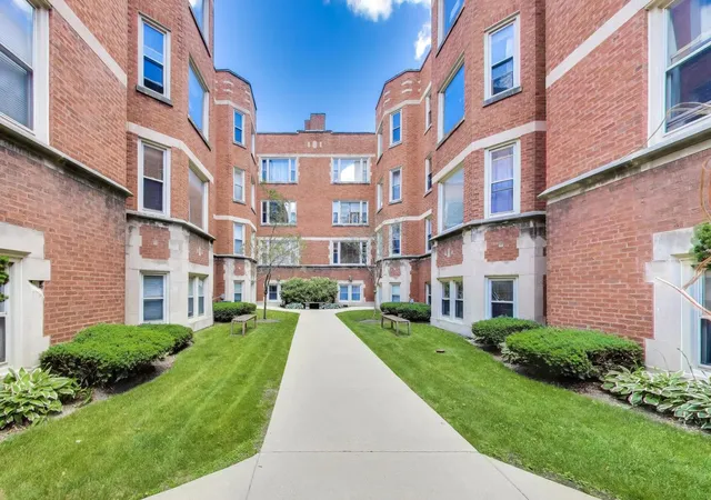 Homes for sale in Chicago, IL | 1624 W Columbia Ave #3N, Chicago, IL 60626 | MLS# 12677635
