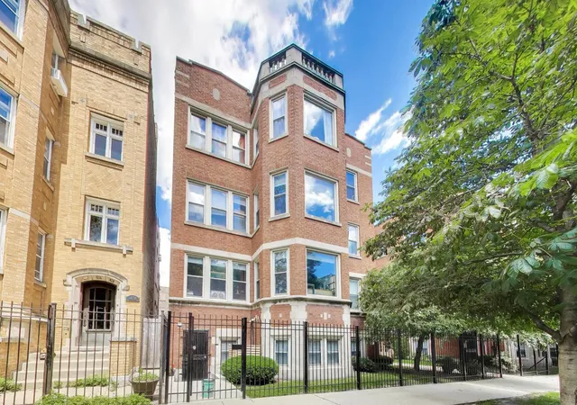 Homes for sale in Chicago, IL | 1624 W Columbia Ave, Chicago, IL 60626