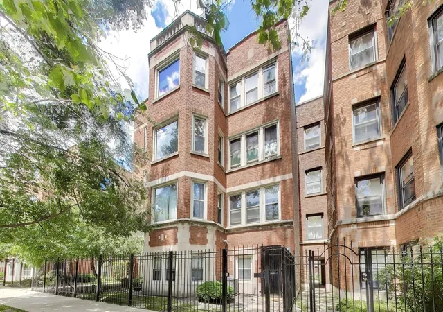 Homes for sale in Chicago, IL | 1624 W Columbia Ave, Chicago, IL 60626