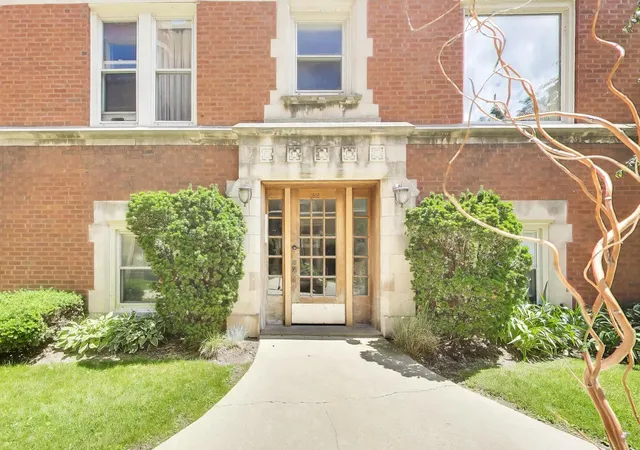 Homes for sale in Chicago, IL | 1624 W Columbia Ave, Chicago, IL 60626
